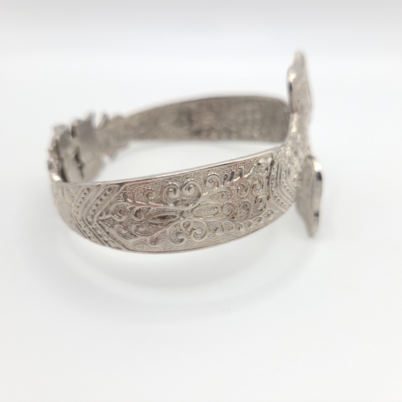 Silver Double Headed Snake Design Spring Loaded Bangle Bracelet - Picture 9 of 9